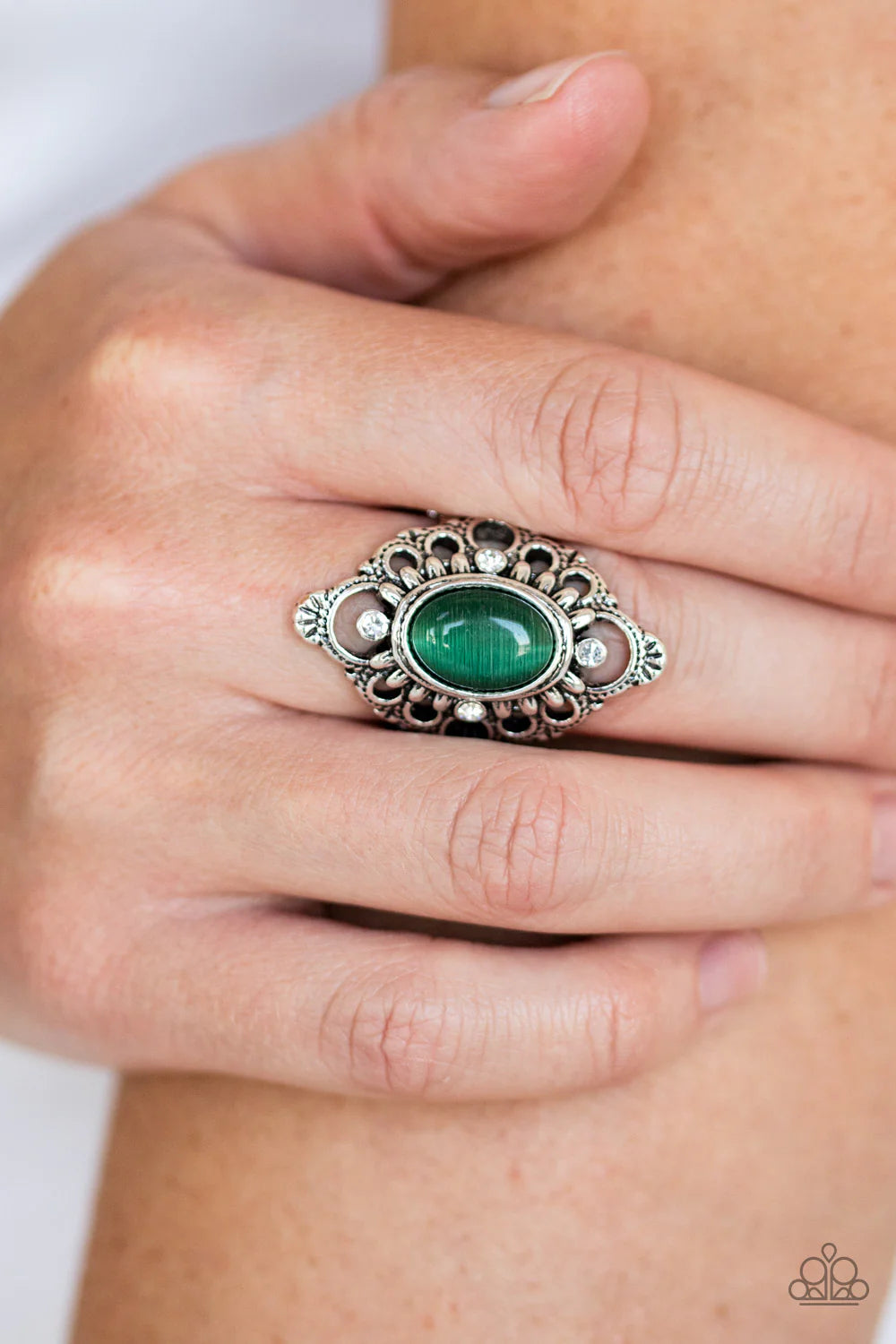 Elegantly Enchanted - Green ♥ Ring